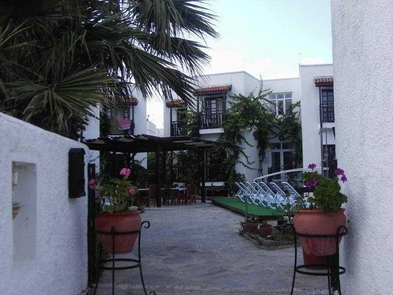 Orion Hotel Битез Экстерьер фото